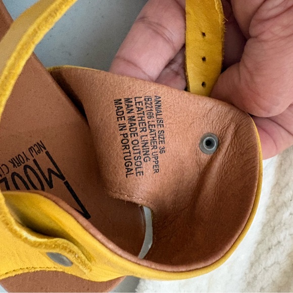 Miz Mooz Annalise Flat Yellow Sandals Sz 36 US 6 - Picture 5 of 9